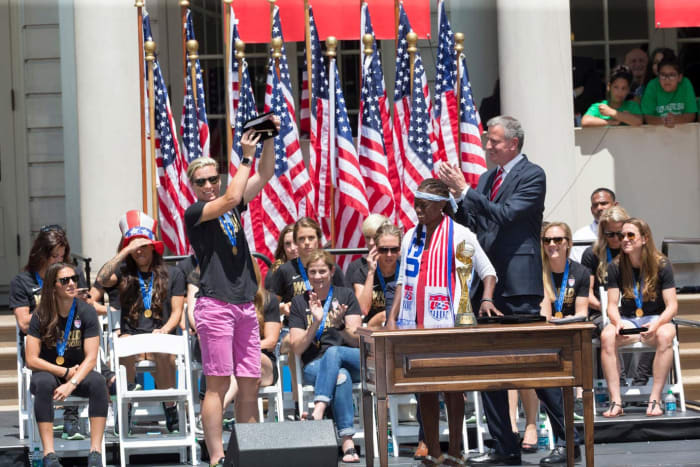 USWNT-parade-NYC-X159775_TK1_024.jpg